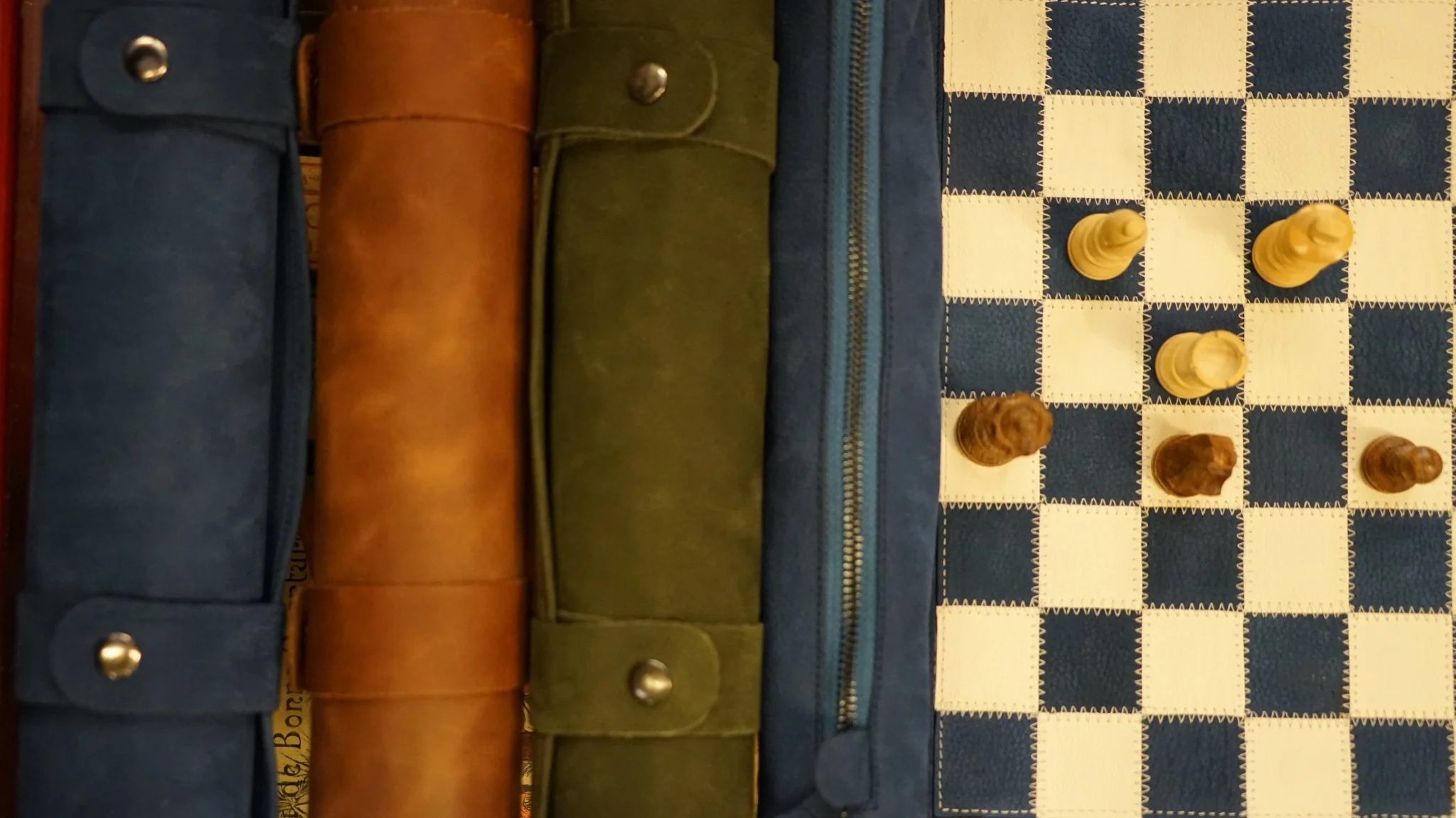 Ensemble jeu d'échecs en cuir - laqué - Noir - mélia games - Image 9