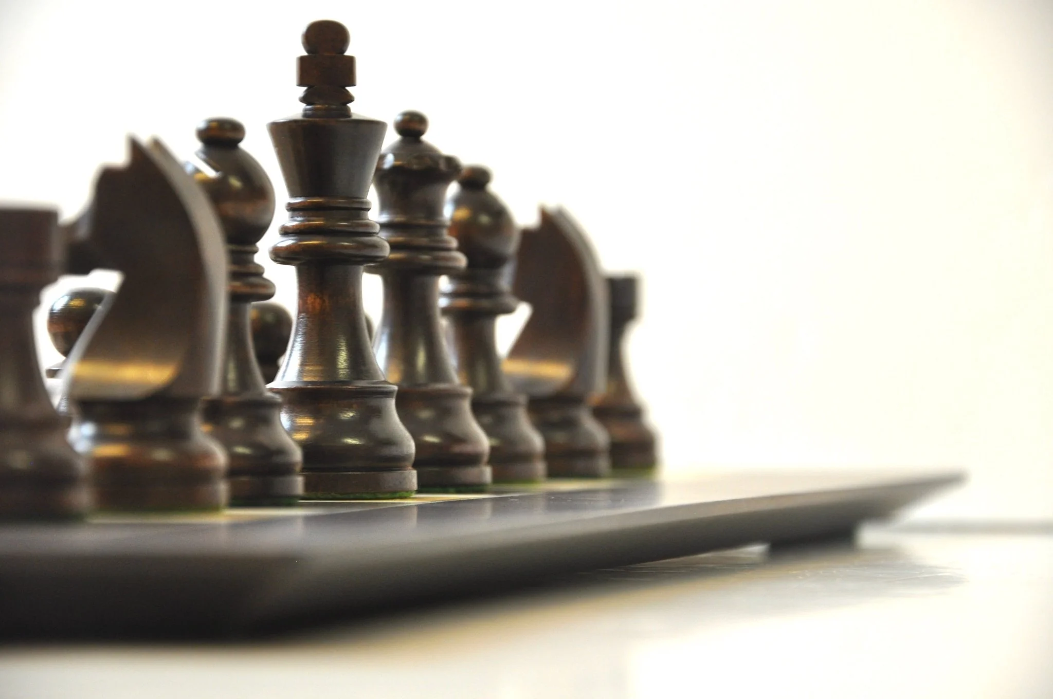 Ensemble jeu d'échecs en Wengé - biseauté - Pièces en buis teinté - Image 3