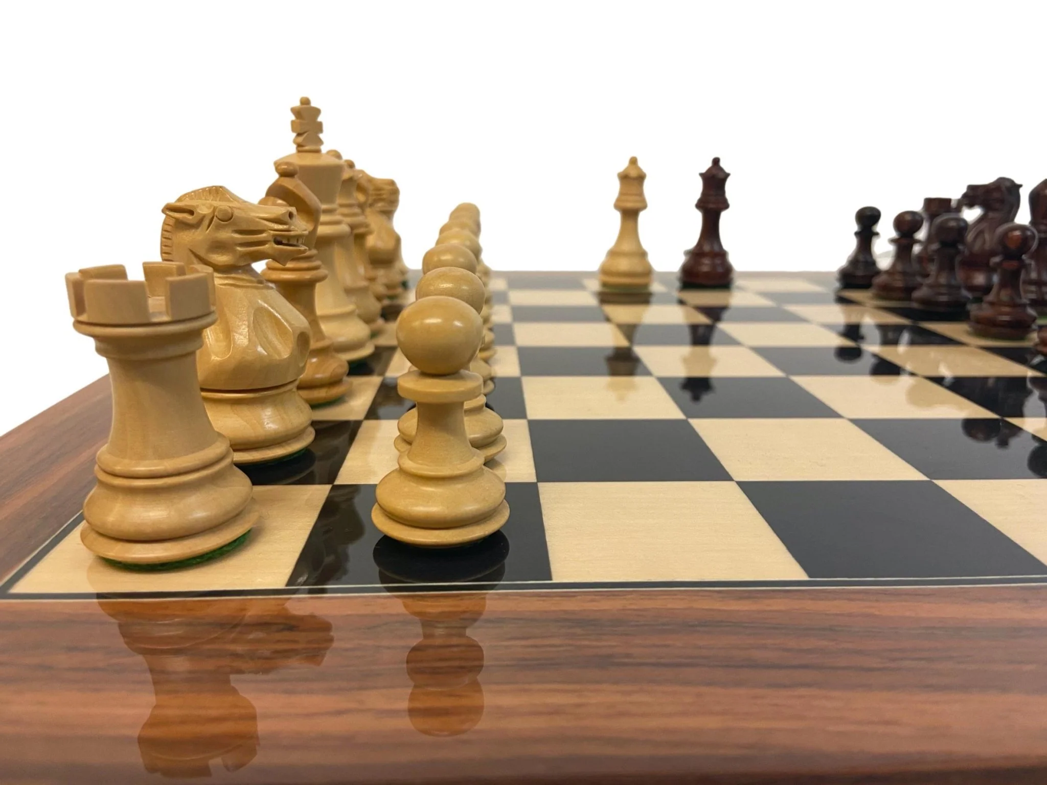 Ensemble jeu d'échecs Ultime en sycomore et poirier teinté - Bords palissandre de Santos - laqué - Pièces en buis et Palissandre - Image 4