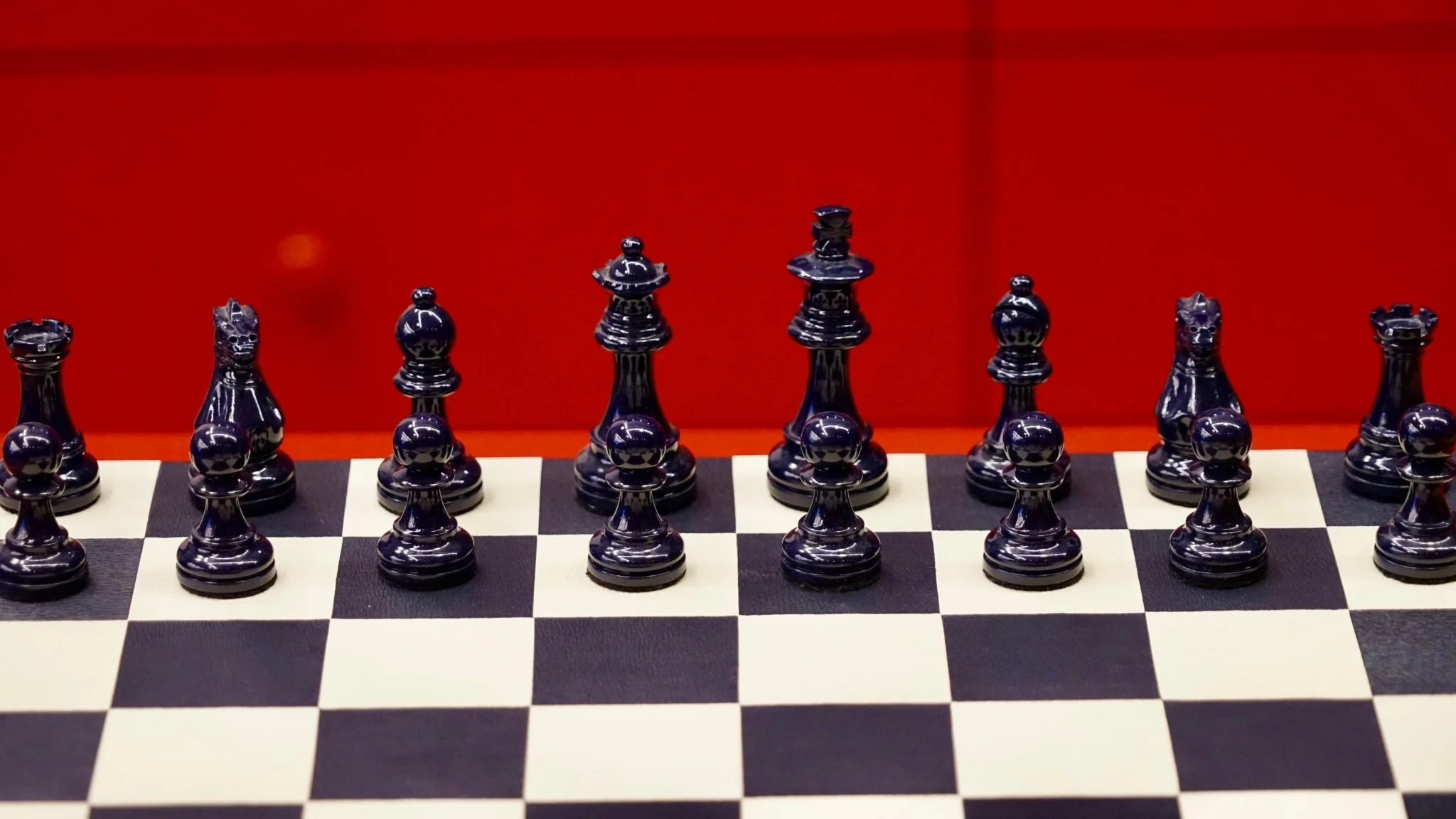 Jeu d'échecs en marqueterie de cuir - Exemplaire unique - Fabrication française - Image 6